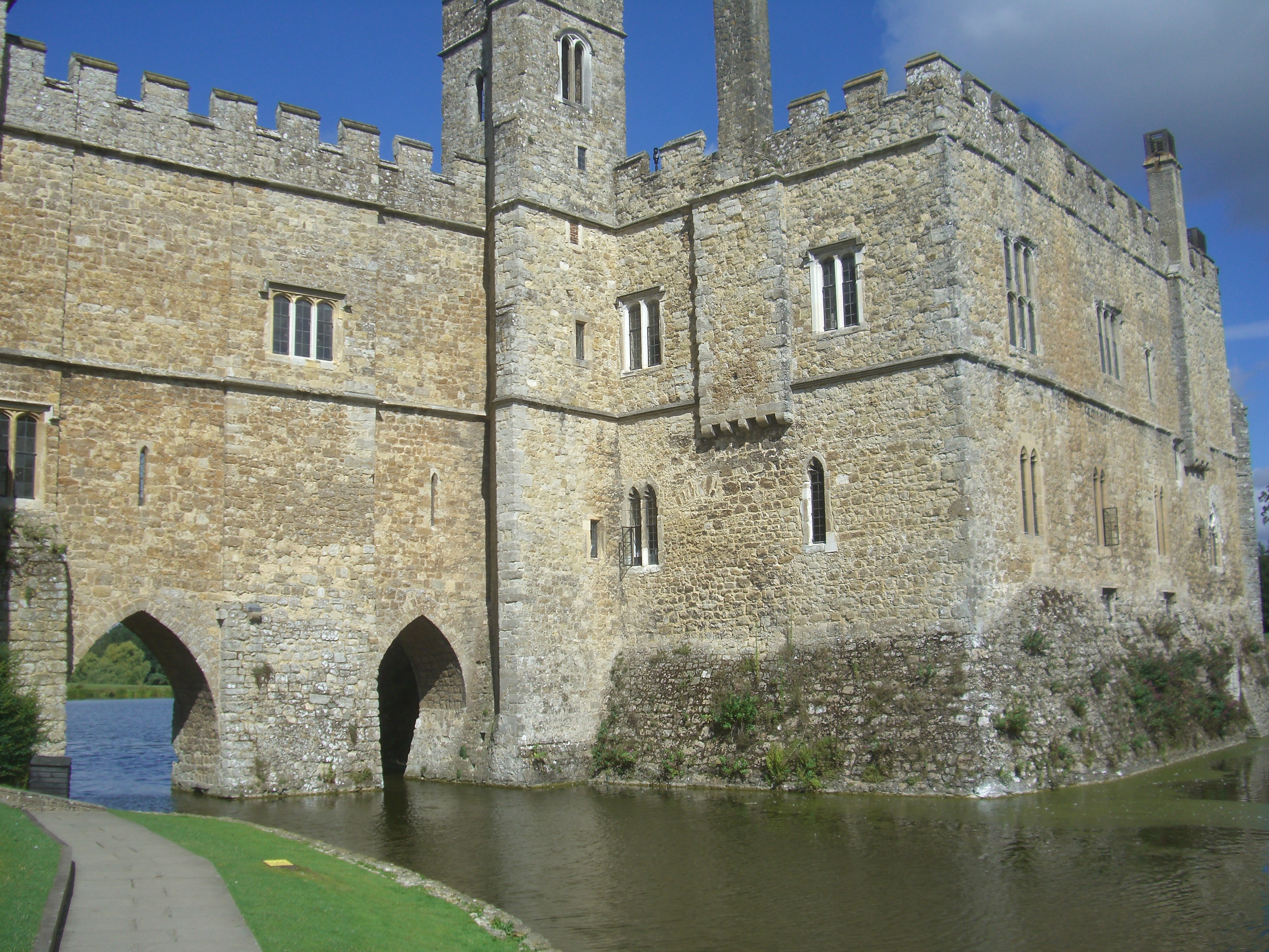 leeds castle aviary