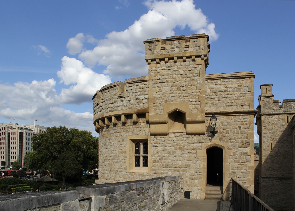 can u go inside the tower of london