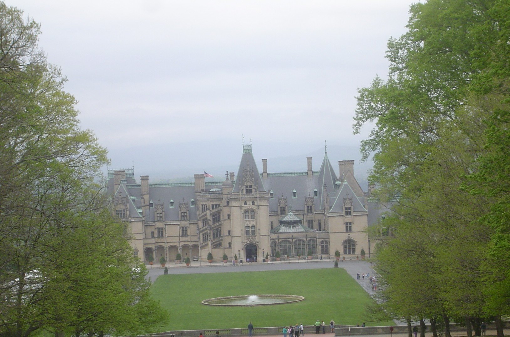 what to wear to biltmore estate tour female