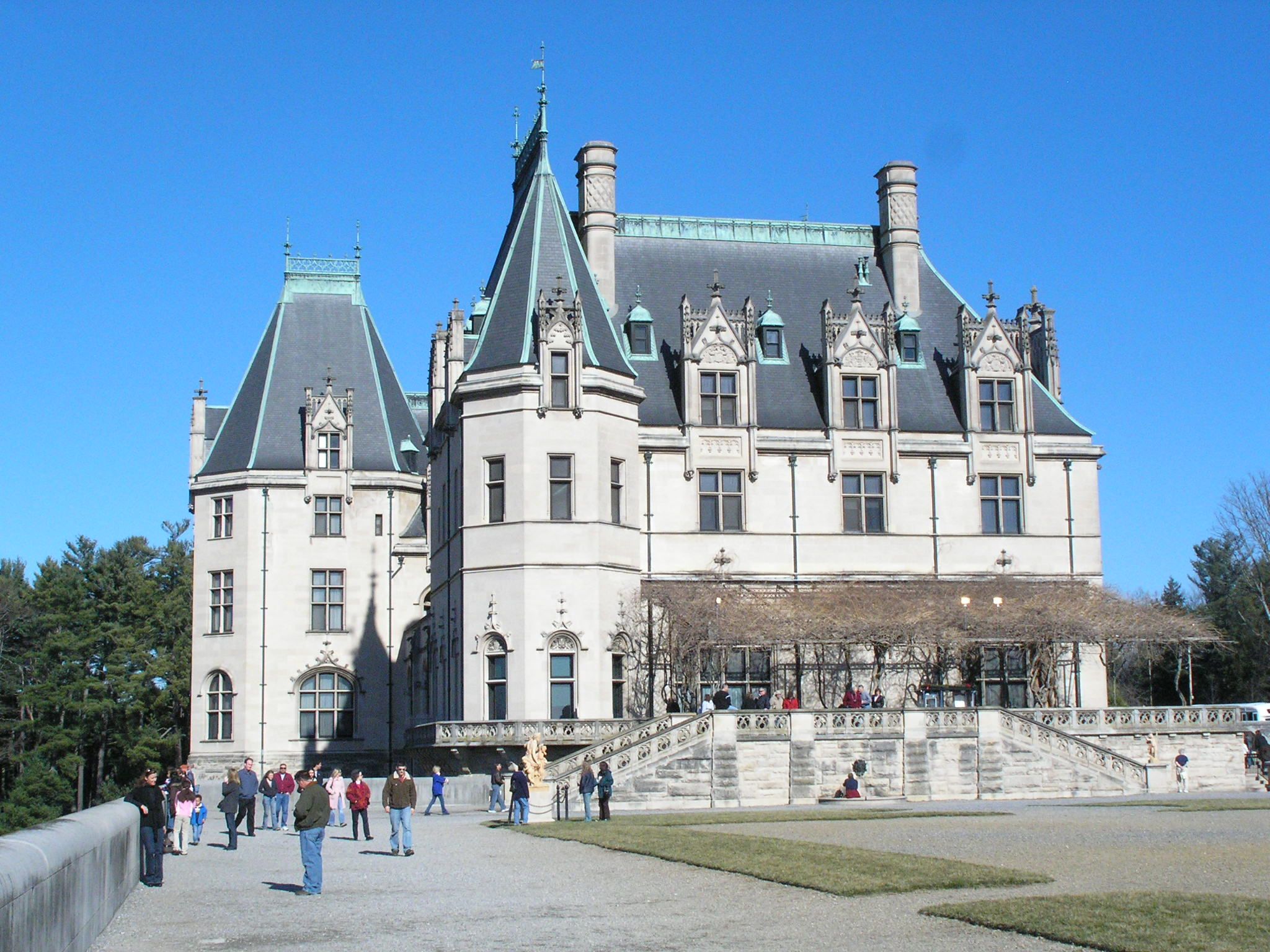 dinner in the main dining hall at the biltmore estate